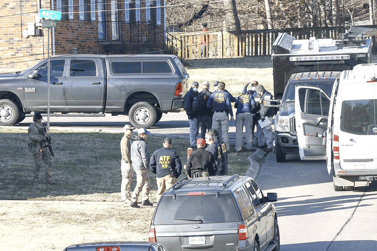 Investigators search home in Nashville bomb probe ...