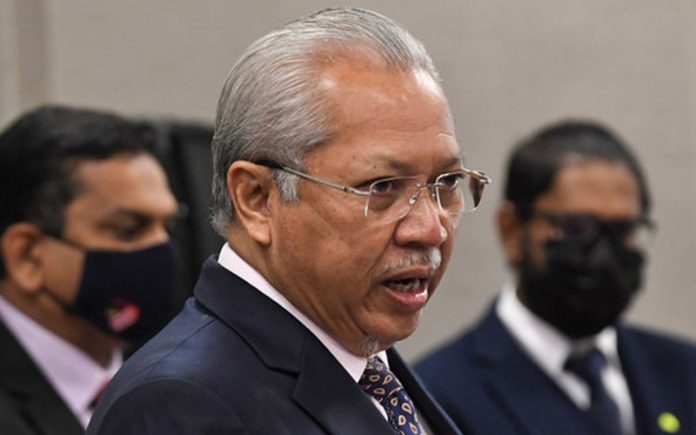 Umno will be doomed if it works with Anwar and DAP, says Annuar