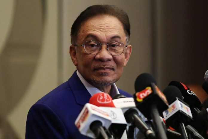 Sabah Opposition party leaders turn on Anwar as ‘convincing majority’ evaporates