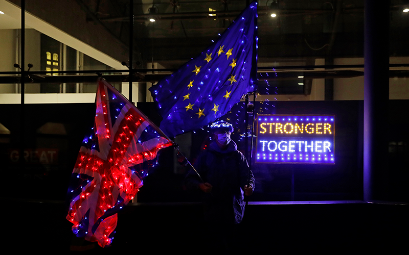 Britain digs heels in as deadline looms on post-Brexit trade talks