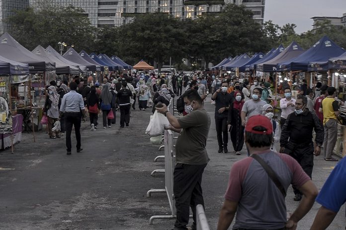 Updated MCO SOP: ‘Pasar malam’ now allowed to operate