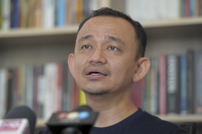 Pakatan govt manipulated history textbooks? Curriculum revision started in 2014 when BN was in power, Maszlee tells Umno Youth chief