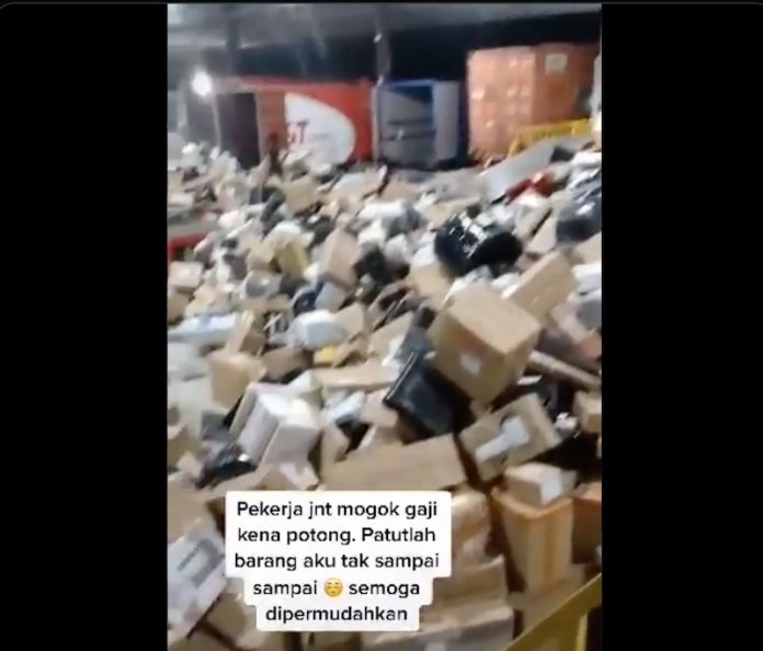 Perak J&T Express staff apologise for vandalism of customers’ packages shown in online video (VIDEO)