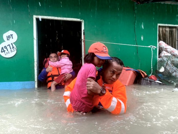 Number of flood evacuees in Sarawak rises to 858