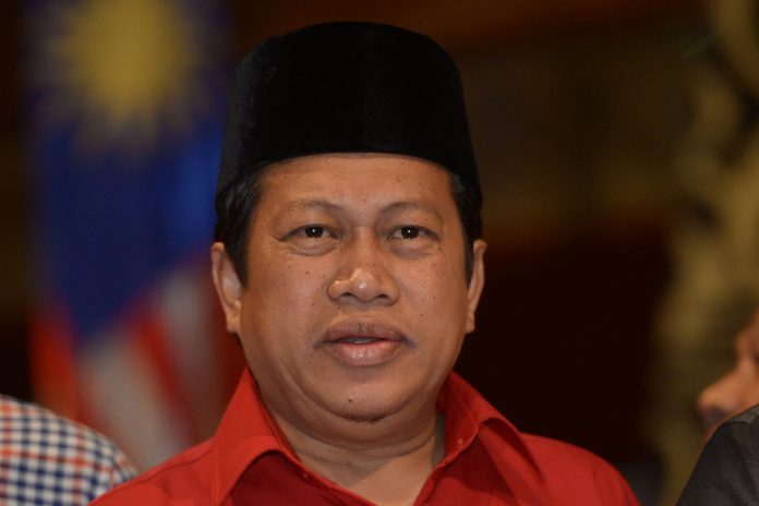 Ahmad Maslan lodges police report against Tommy Thomas over remarks in memoir