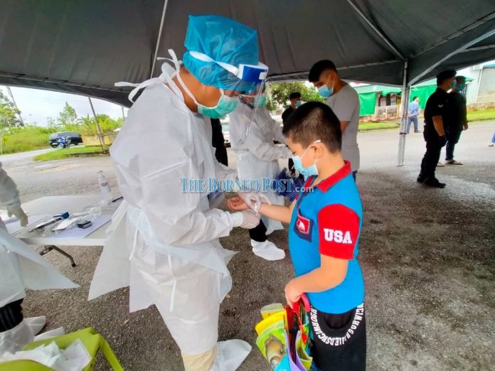 Sibujaya residents given white wristband after Covid screening must undergo 14 days home quarantine – Sibu health office