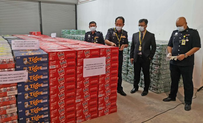 RM1.9 mln alcoholic drinks, contraband fags seized