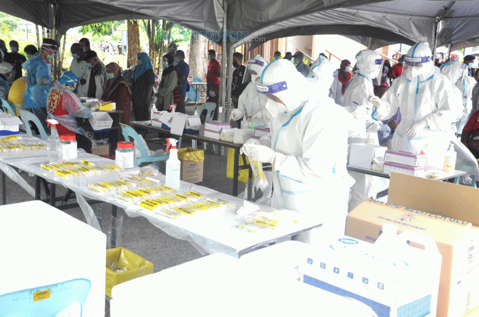 Over 300 residents turn up for targeted ACD at Bukit Lima Nature Reserve