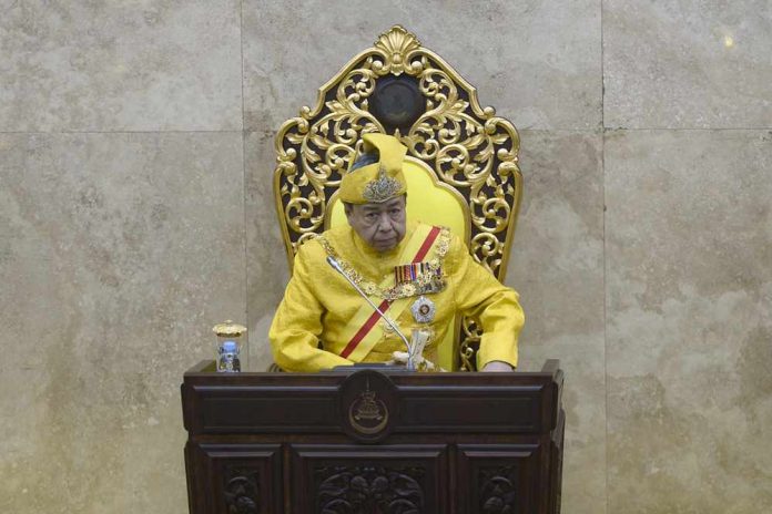 Selangor Sultan, Tengku Permaisuri extend condolences to family of late Jamali Shadat