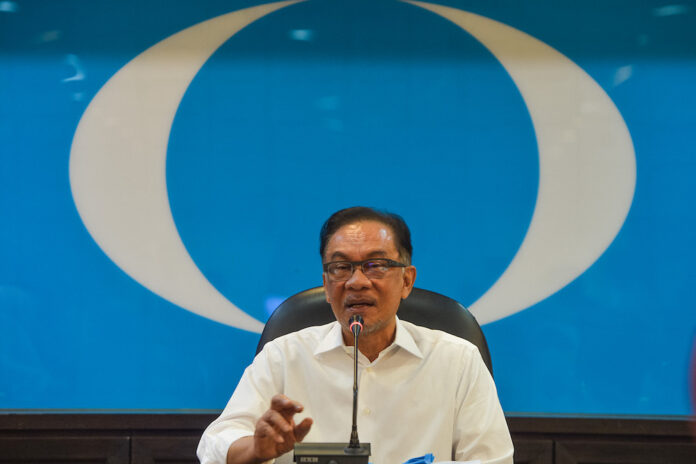 PKR MPs say being enticed to jump ship by Perikatan reps
