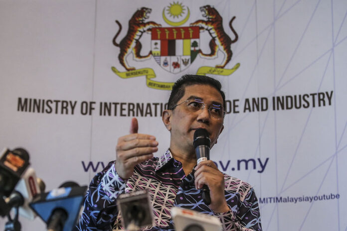 Azmin: Government to introduce policy to attract high-quality, high-tech investments
