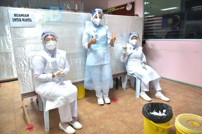 Labuan completes first dose, phase one of immunisation programme