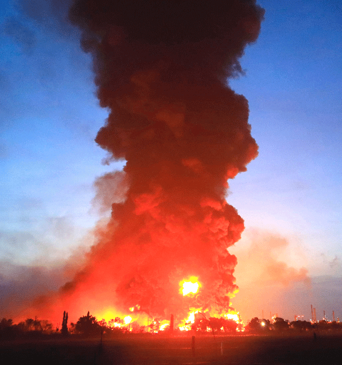 Massive fire engulfs Indonesian oil refinery