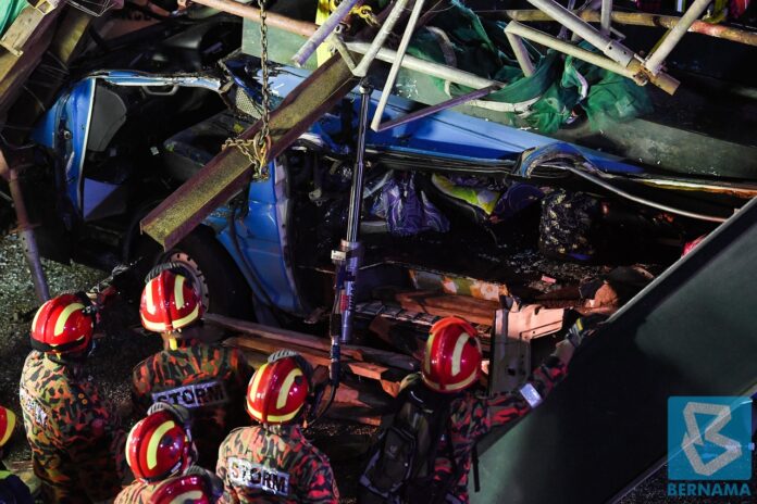 Overhead bridge collapse: Trailer driver tests positive for drugs