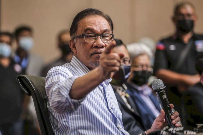 Anwars says wants to meet MACC chief over allegations Perikatan using govt agencies to further its interests