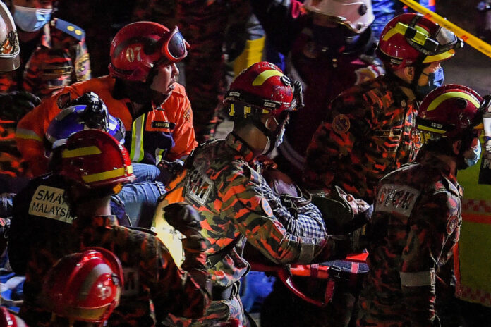 Two dead, three seriously hurt in SUKE flyover collapse caused by transporter crash