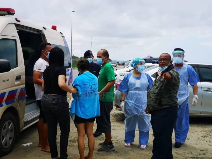 Foreign woman dragged to safety at Lutong beach after allegedly running into sea