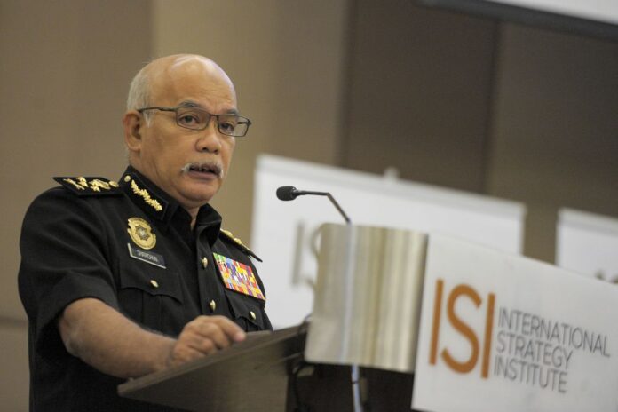 Report party-hopping offer to MACC, deputy chief commissioner tells politicians