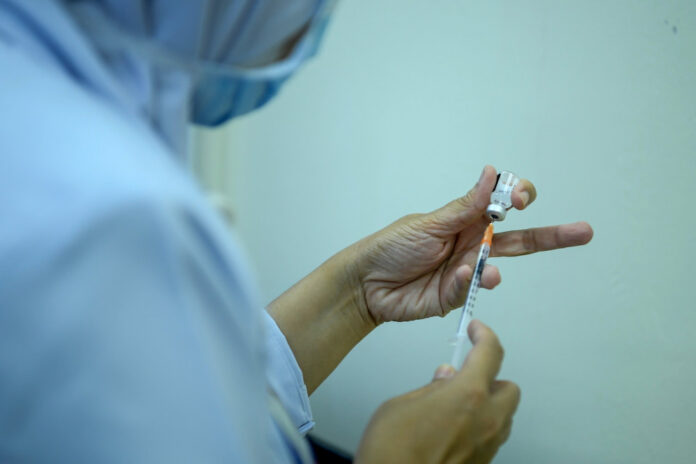 Vaccination only way to stop Covid-19 from spreading, say Sarawak leaders