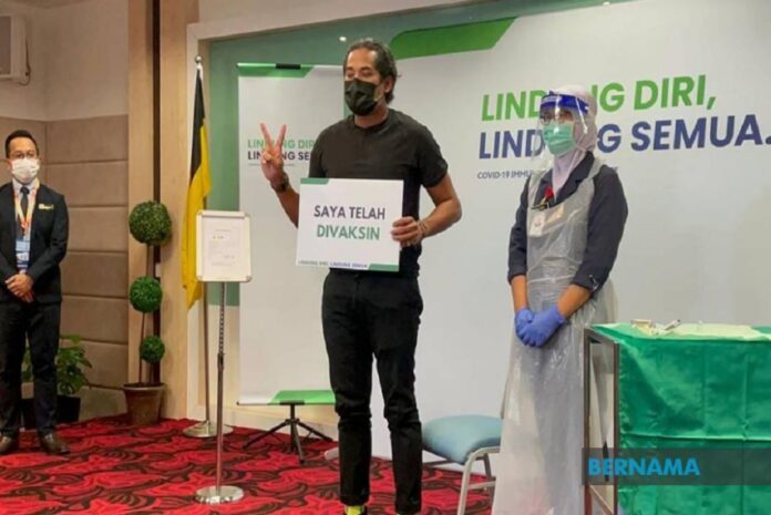 Khairy receives Sinovac vaccine, first in Malaysia