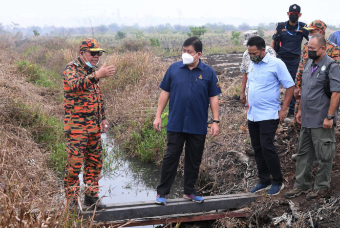 MMEA bombardier aircraft puts out fire in Kuala Langat Selatan forest reserve