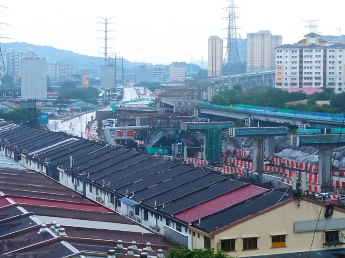Five in van feared trapped after scaffolding collapses at flyover along MRR2