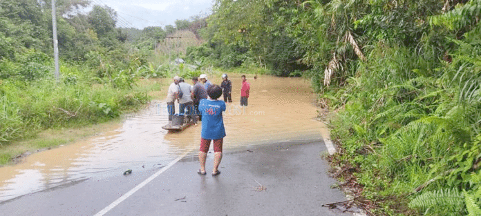 Julau evacuation centre houses stranded longhouse folk