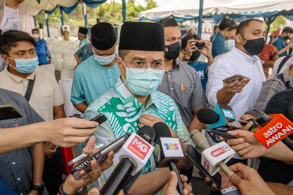 Covid-19 vaccine: Manufacturing, industrial workers in Penang, Selangor given priority, says Azmin