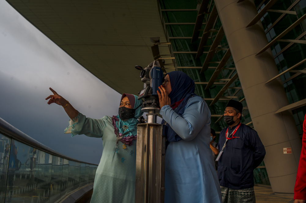 Muslims in Malaysia to begin fasting tomorrow
