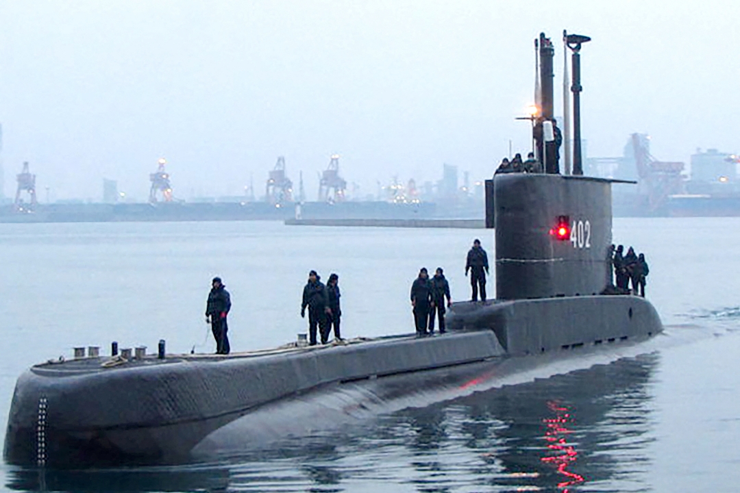 Malaysian Navy joins search for missing Indonesian submarine