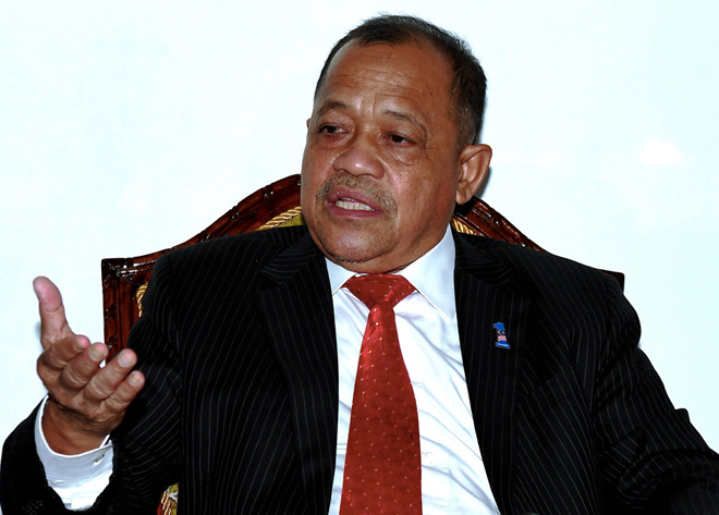 Shahidan Kassim accepts decision to drop him as Umno Perlis chief