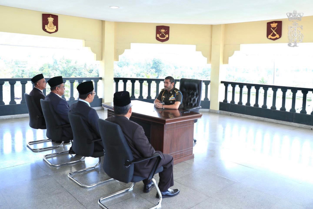 After meet with Batu Pahat principal, crown prince says wants racial segregation in Johor schools to stop