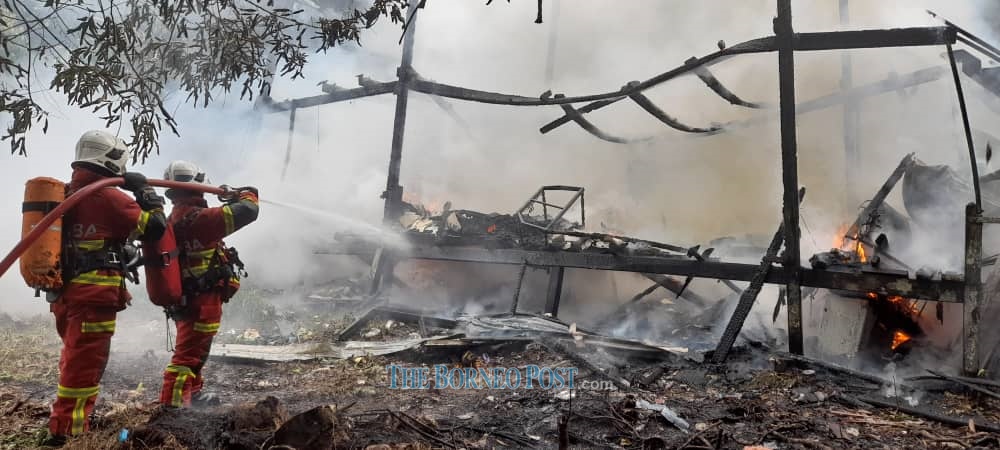 11 left homeless after fire razes house at Kampung Jeriah