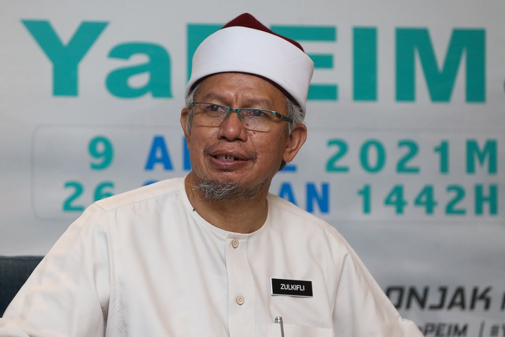 Claims of single Muslim mothers seeking aid from church will be investigated, says Islamic affairs minister