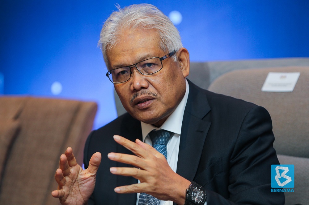 Home minister says directive to be issued on ‘Allah’ use, talks with faith leaders not related to Sarawakian Christian’s court case