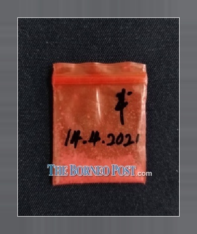 Man caught clutching to packet of meth by roadside in Bau village