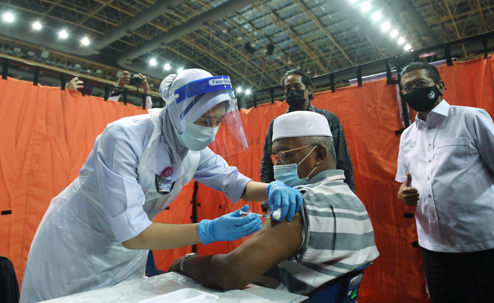 Covid-19 vaccine: Govt awaiting data from Pfizer clinical trials conducted on adolescent recipients, says Khairy