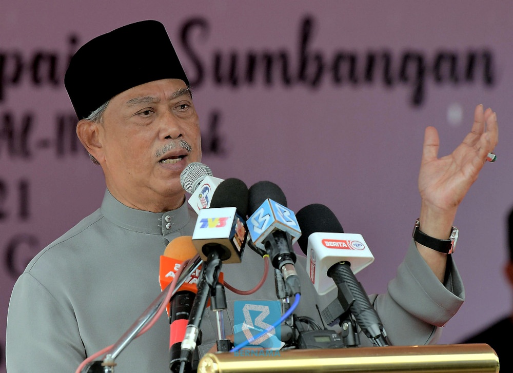 Muhyiddin calls on Muslims to read the Quran, understand its essense