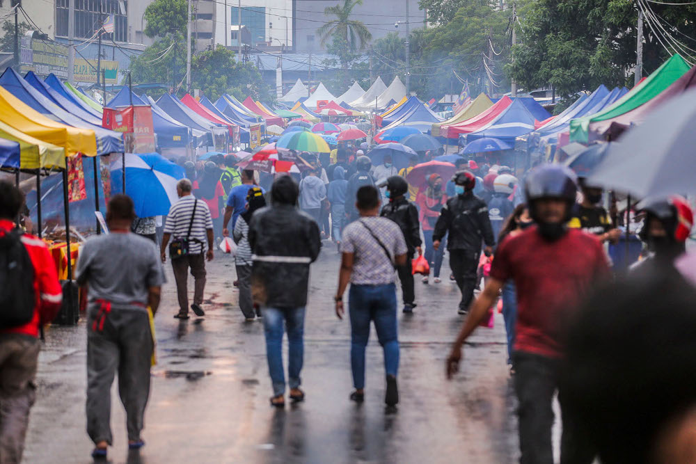 Now, city and municipal councils can issue compound notices for Covid-19 SOP violations at Ramadan bazaars