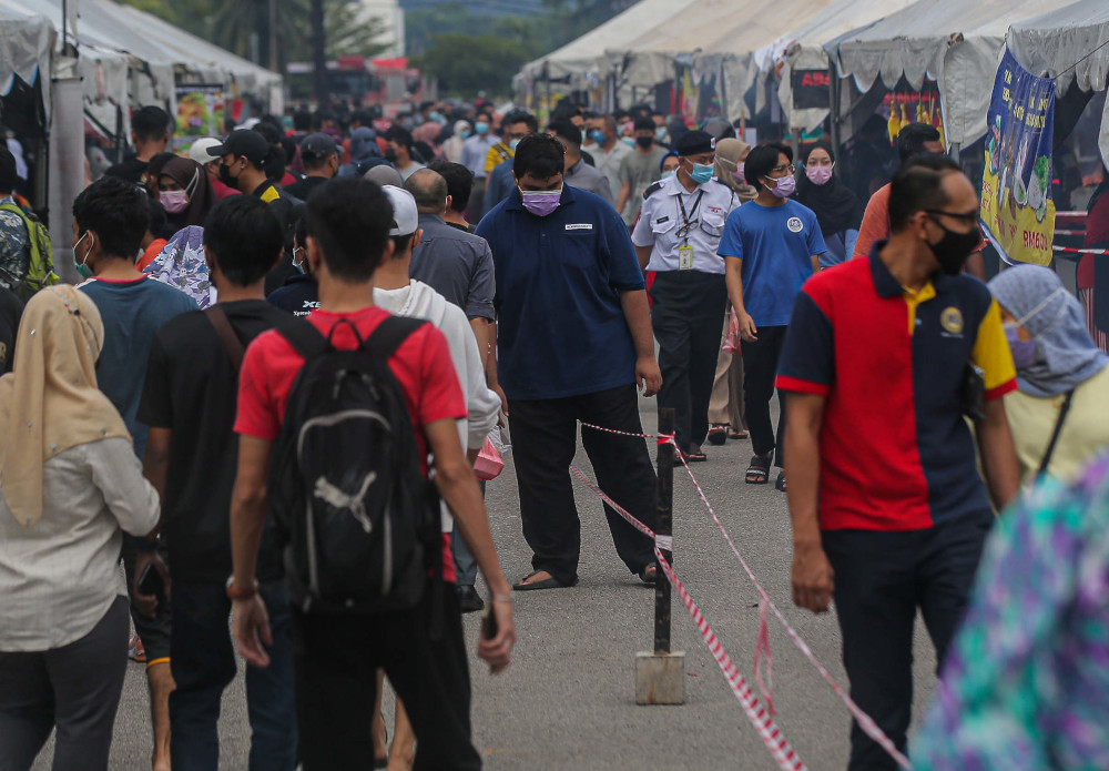 Ramadan bazaars to close if Covid-19 infections occur, says FT minister