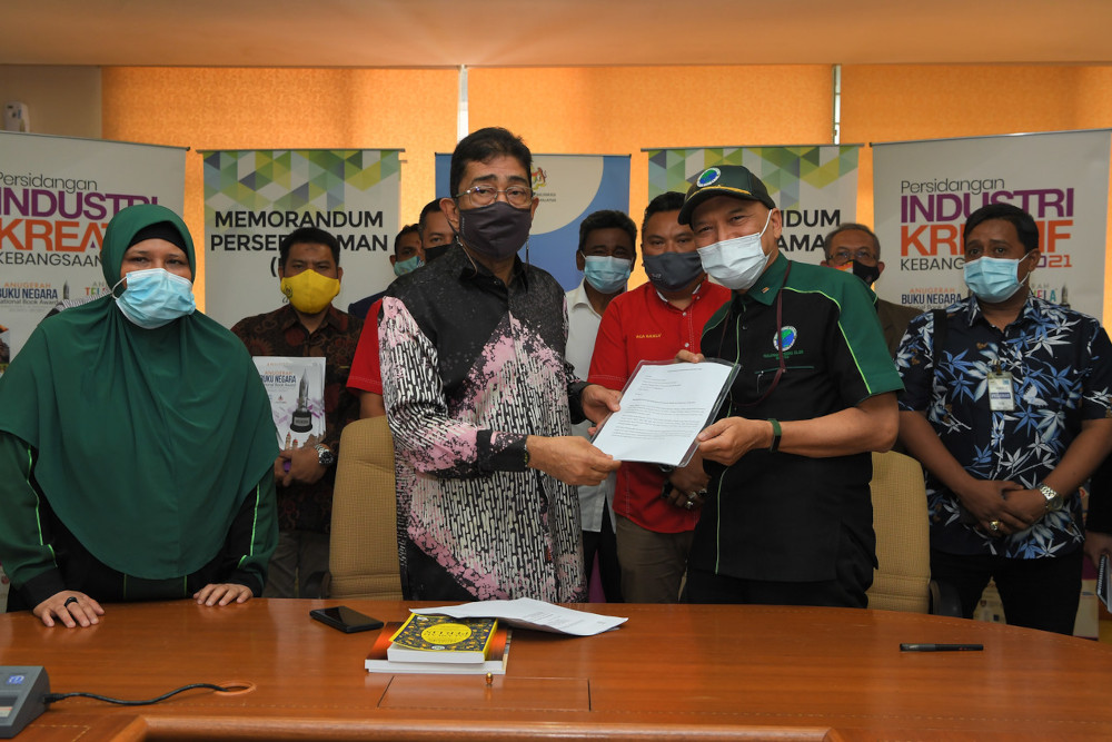 Twenty NGOs submit memo protesting Raya gambling ad to deputy minister