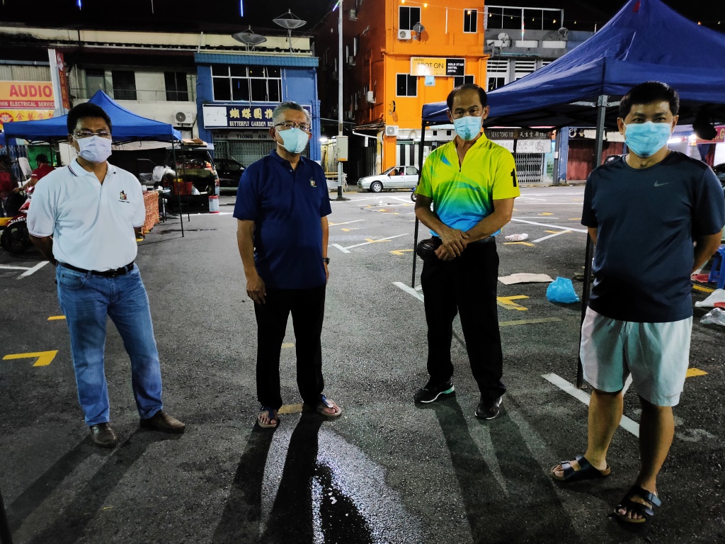 Face shields mandatory for traders at markets, hawker centres