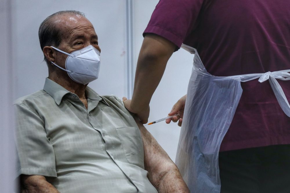 Covid-19: Dr Noor Hisham reminds vaccinated senior citizens to follow SOP