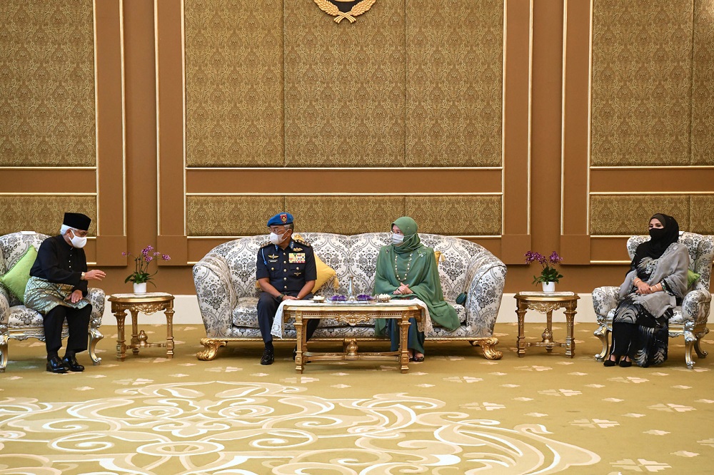 Agong presents instrument of appointment as Penang’s 8th governor to Ahmad Fuzi at Istana Negara