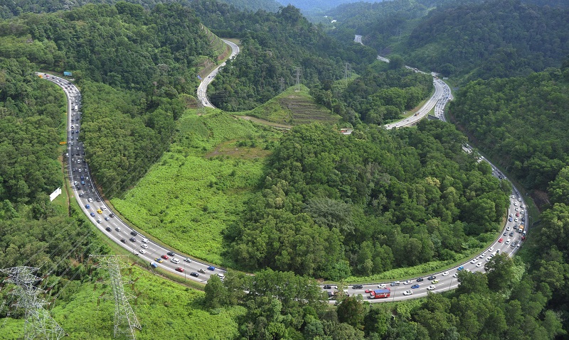 Malaysian Highway Authority: High number of vehicles east coast-bound despite MCO in KL