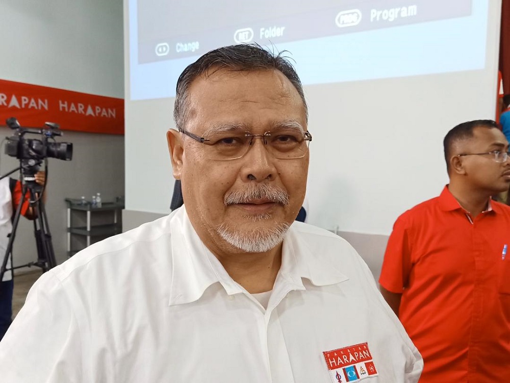 Johor Opposition leader claims state lags behind others in Covid-19 vaccination drive, calls for additional dose purchase