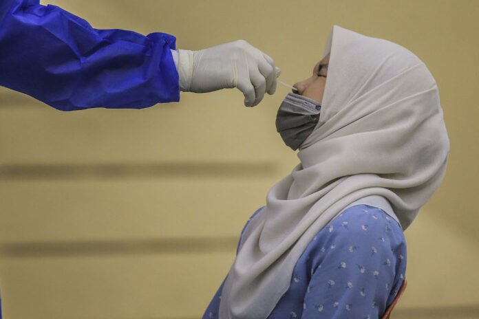 Covid-19: Four deaths, 726 new cases in Sarawak; Kuching leads with 159 cases