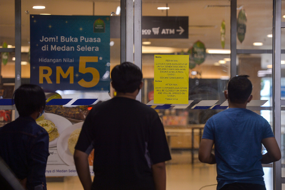 Health experts question wisdom in mass Klang Valley mall closures just before Aidilfitri