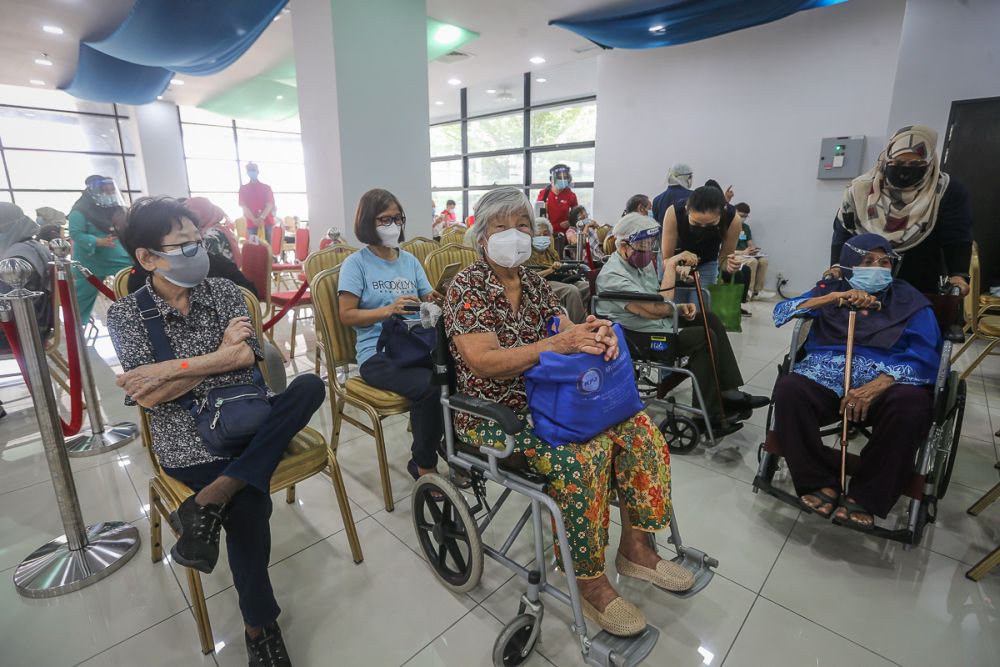 Covid-19 jab: Unfamiliarity with MySejahtera app reason why senior citizens in Kelantan don’t show up for appointments, says health director