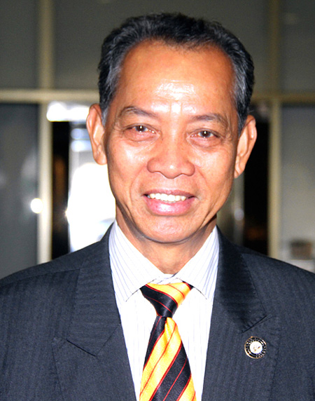 Hogging of parking bays an offence – Penguang